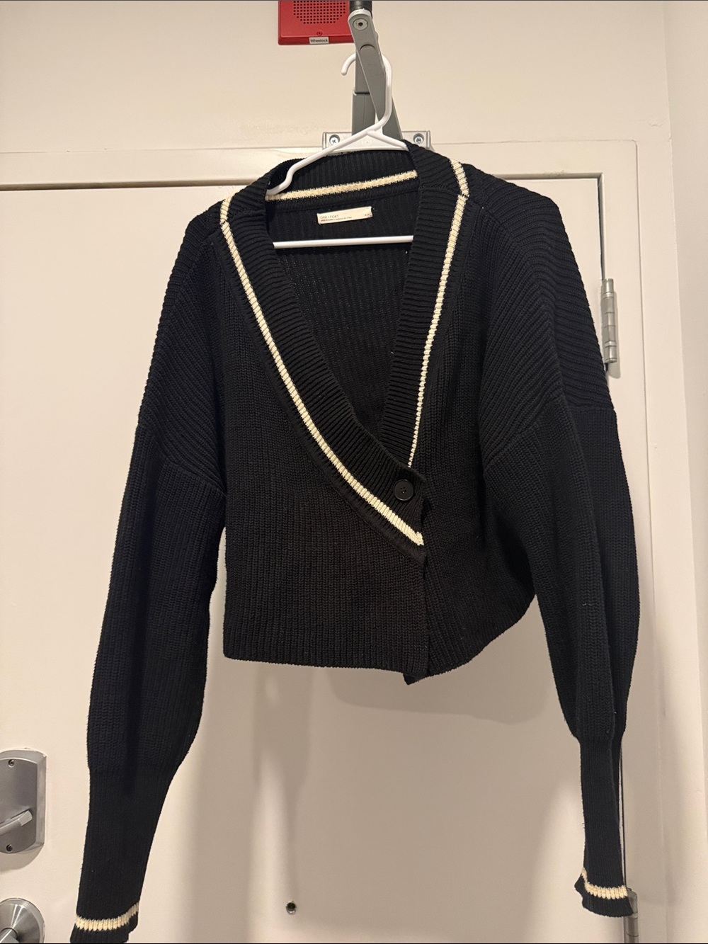 OAK + FORT Black Cropped V-Neck Cardigan with Cream Trim